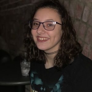 Meet your Posher, Chloe